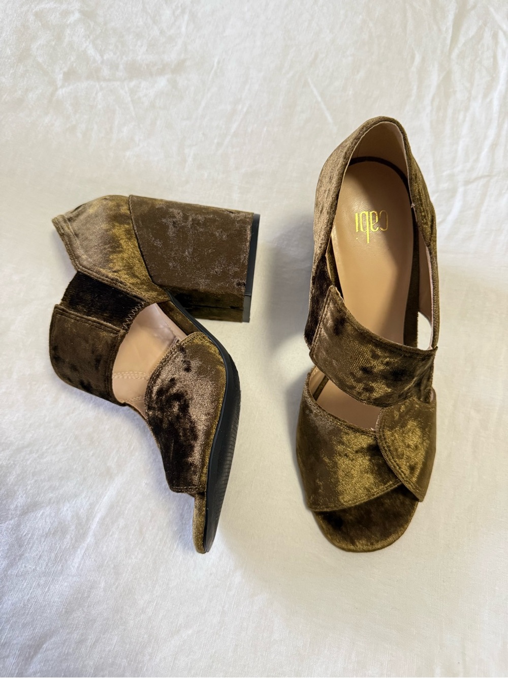 CABI | Women’s 8 | Olive Green Crushed Velvet Interlock Block Heel Sandals Party